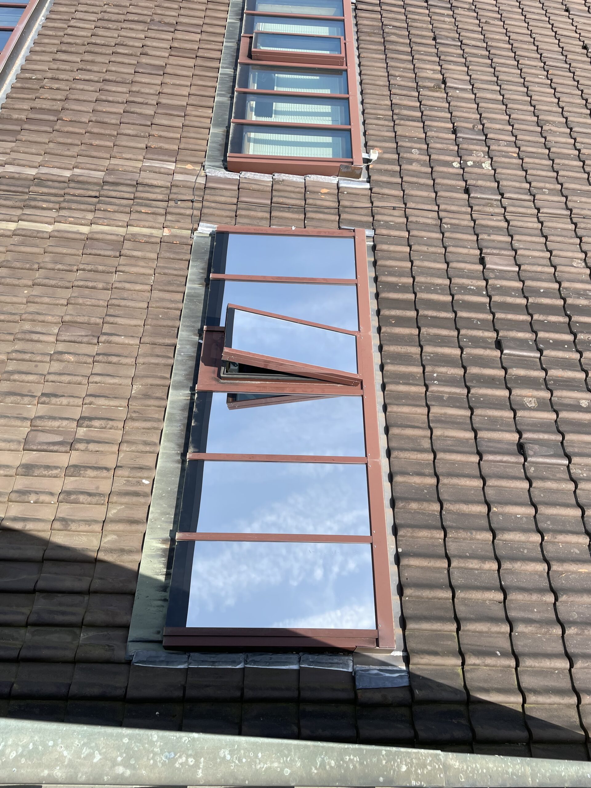 Glasfläche mit Hitzeschutzfolie, reduziert Sonneneinstrahlung und Hitze