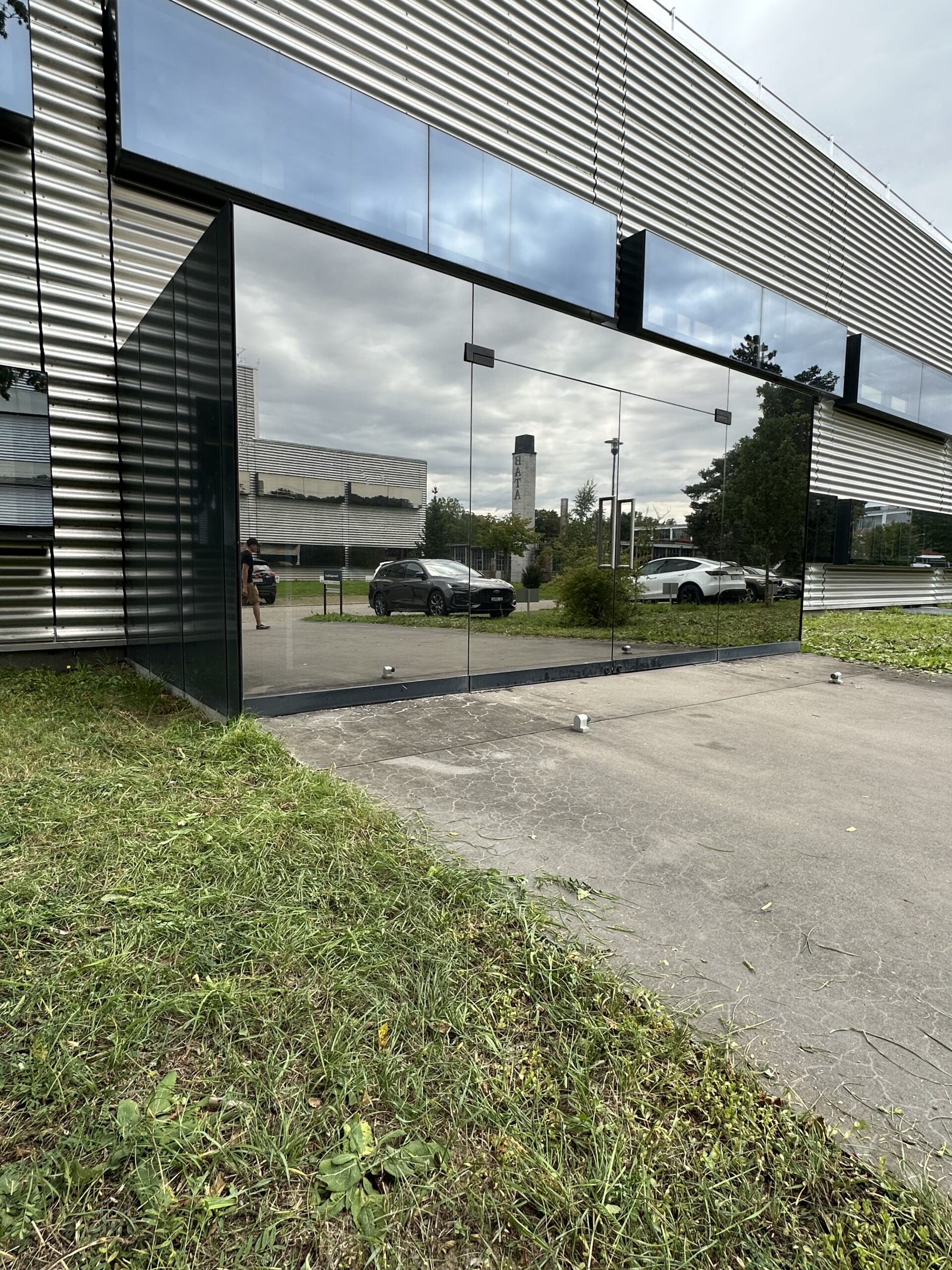 Hitzeschutzfolie auf Fensterfläche als abgeschlossenes Kundenprojekt